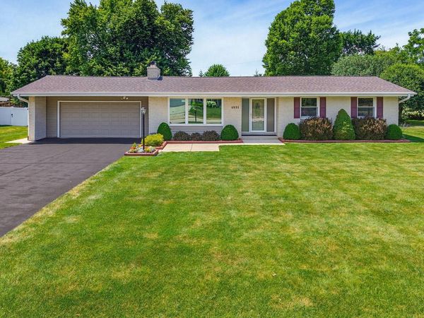 4921 S 123rd STREET, Milwaukee, WI 53228