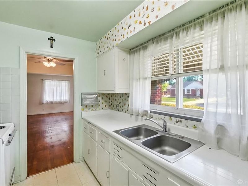 407 Wonderly Avenue, Oakwood, OH 45419 Photo 11