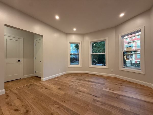 16 Willow Ave, Unit 1, Somerville, MA 02144
