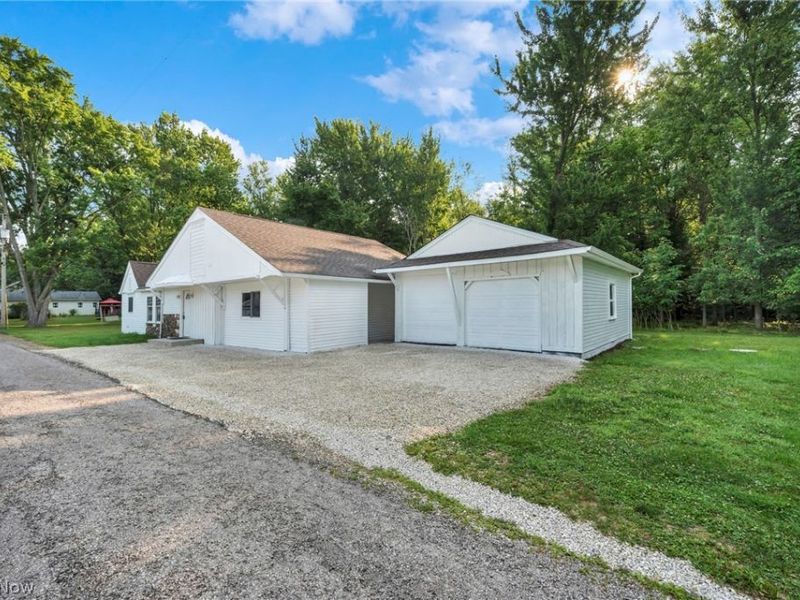 7655 Walnut Drive, Chippewa Lake, OH 44215 Photo 3