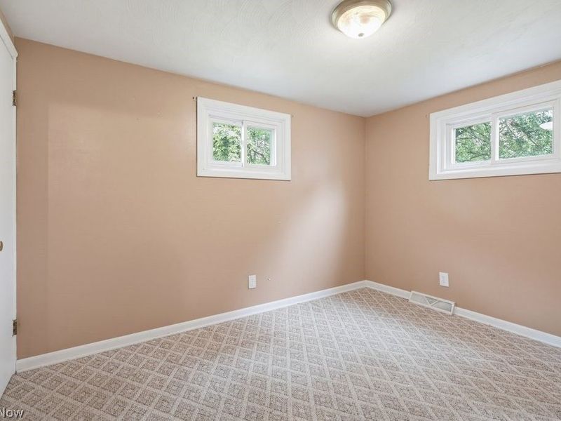 6069 Peach Street NE, Louisville, OH 44641 Photo 16
