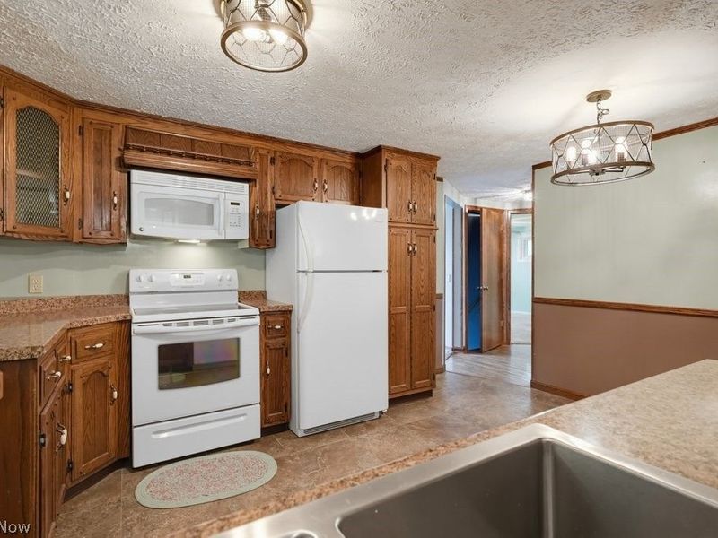 6069 Peach Street NE, Louisville, OH 44641 Photo 25