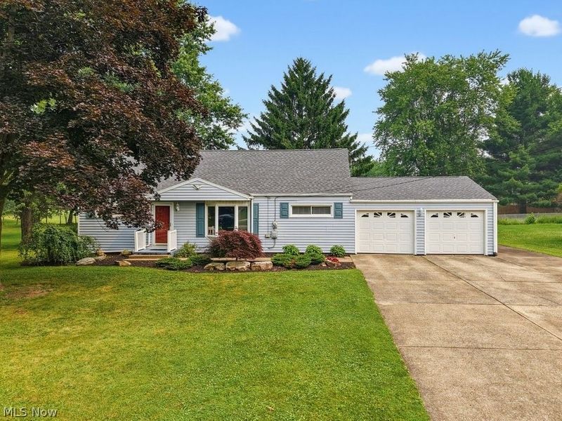 6069 Peach Street NE, Louisville, OH 44641 Photo 3