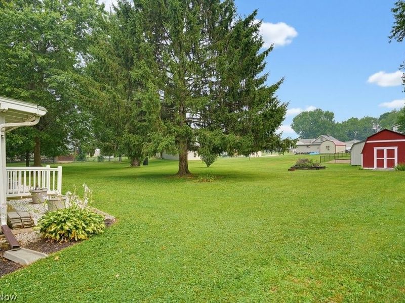 6069 Peach Street NE, Louisville, OH 44641 Photo 45