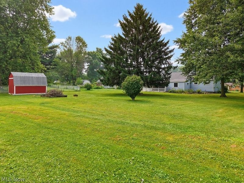 6069 Peach Street NE, Louisville, OH 44641 Photo 46