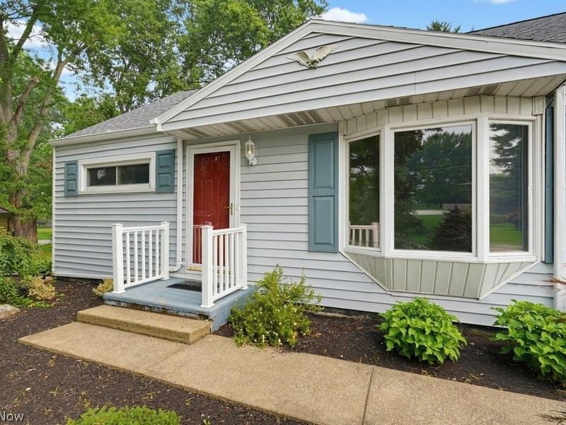 6069 Peach Street NE, Louisville, OH 44641 Photo 5