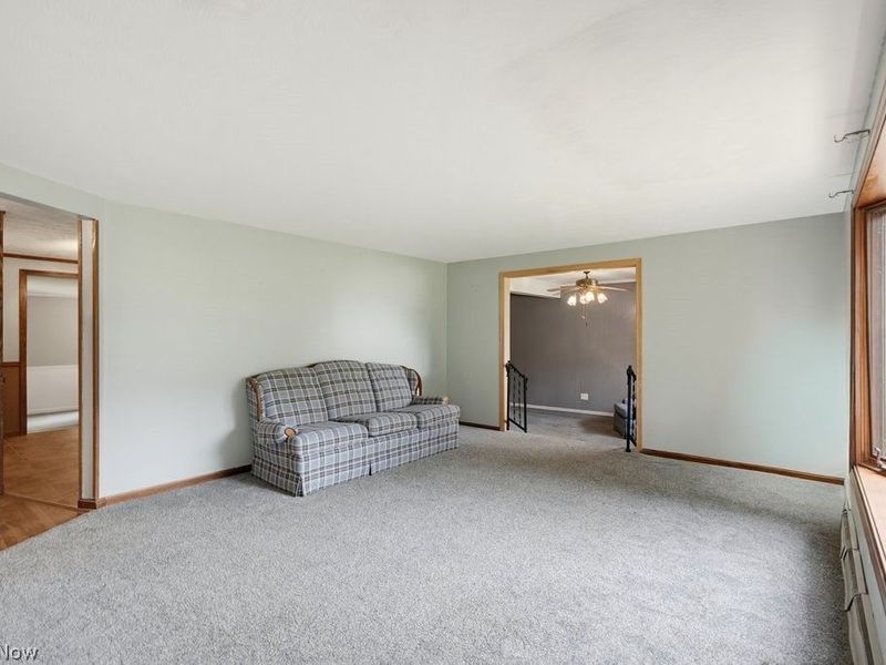 6069 Peach Street NE, Louisville, OH 44641 Photo 8