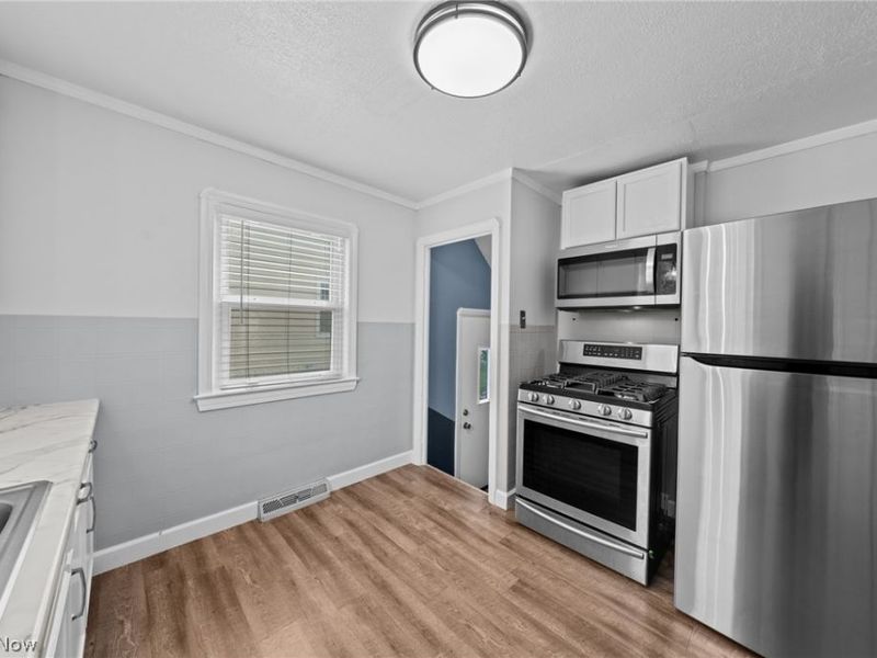 3326 Silverdale Avenue, Cleveland, OH 44109 Photo 16