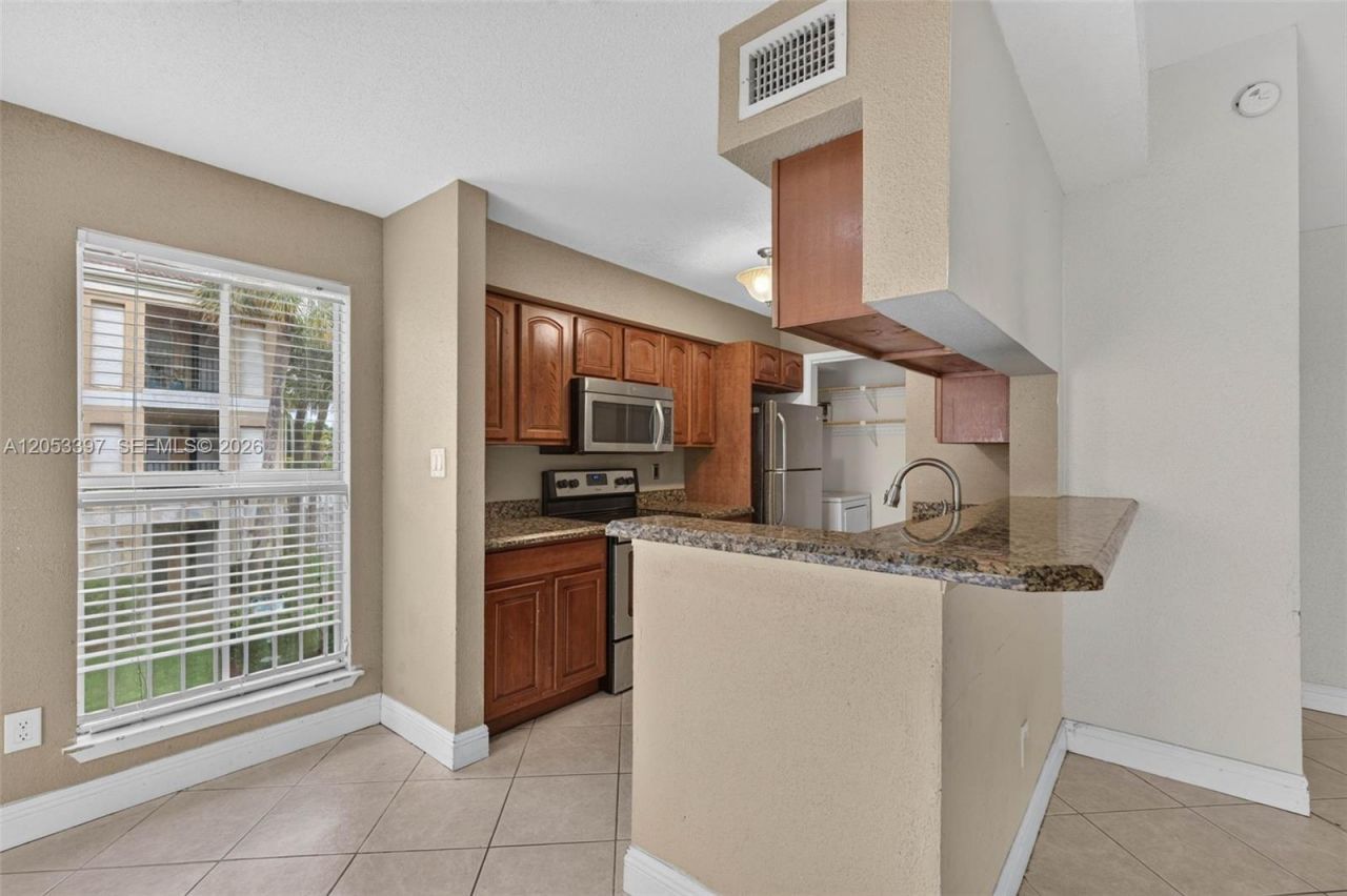 995 Riverside Dr , Unit 120, Coral Springs, FL 33071 Photo