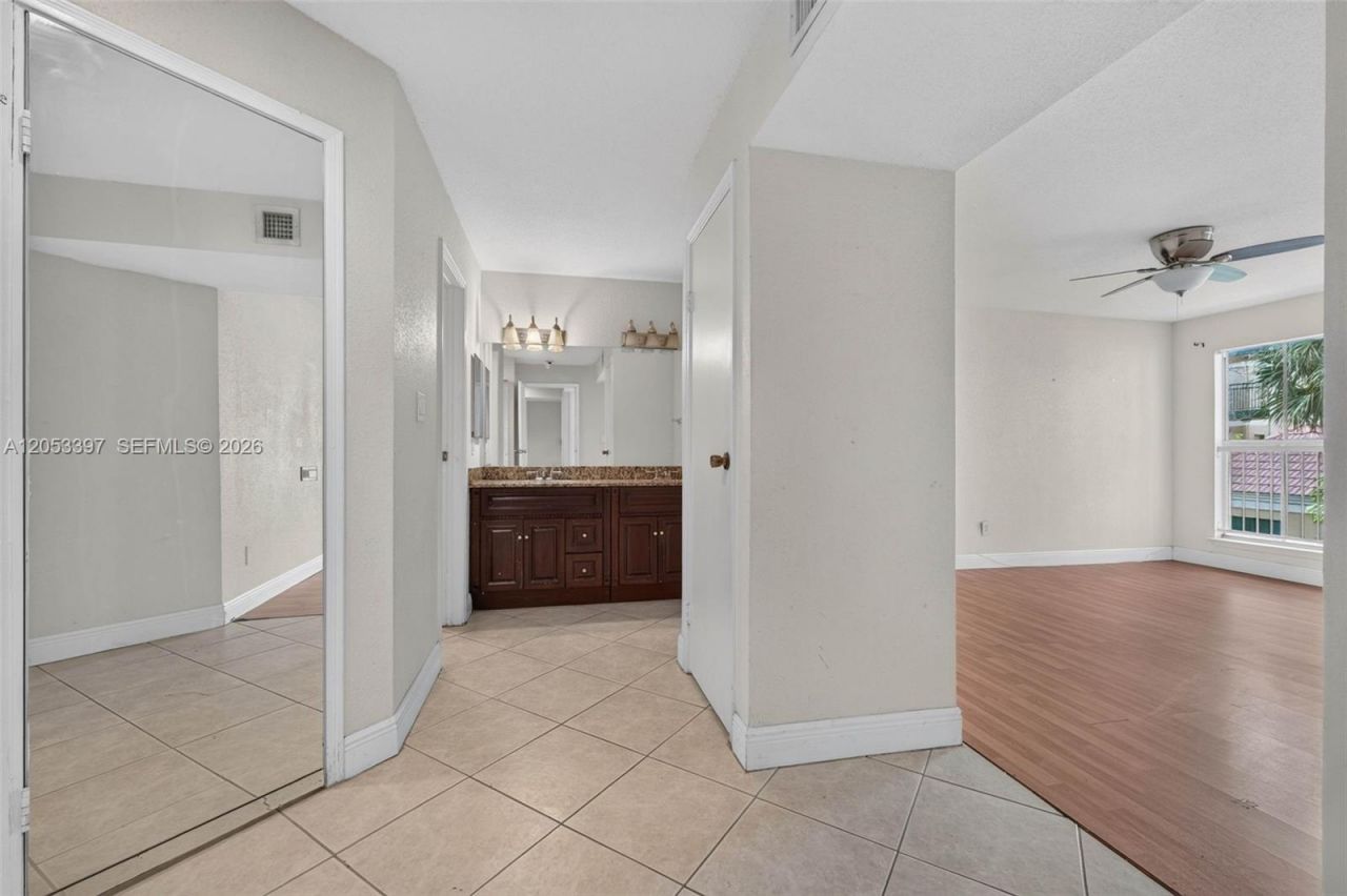 995 Riverside Dr , Unit 120, Coral Springs, FL 33071 Photo