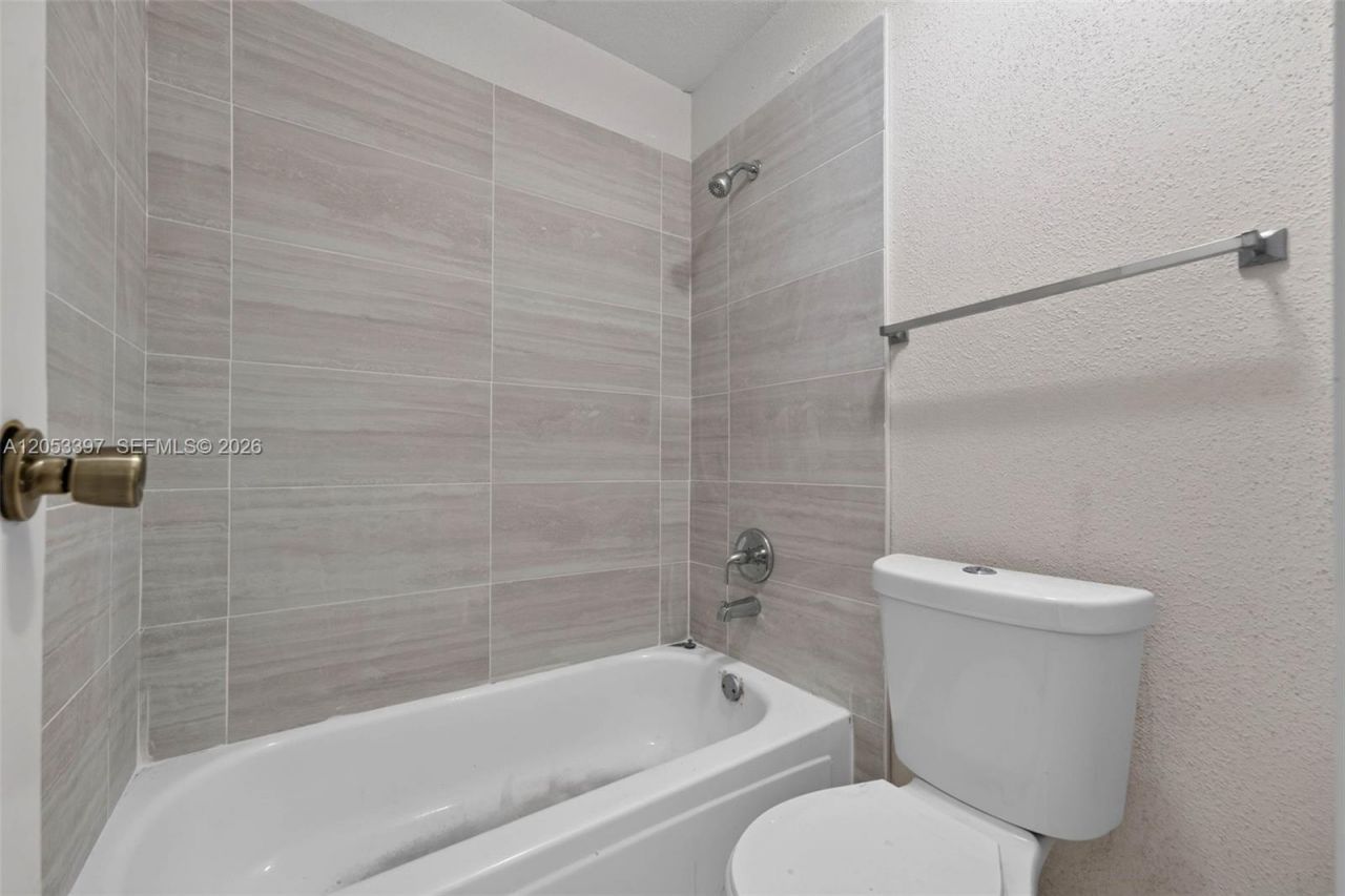995 Riverside Dr , Unit 120, Coral Springs, FL 33071 Photo
