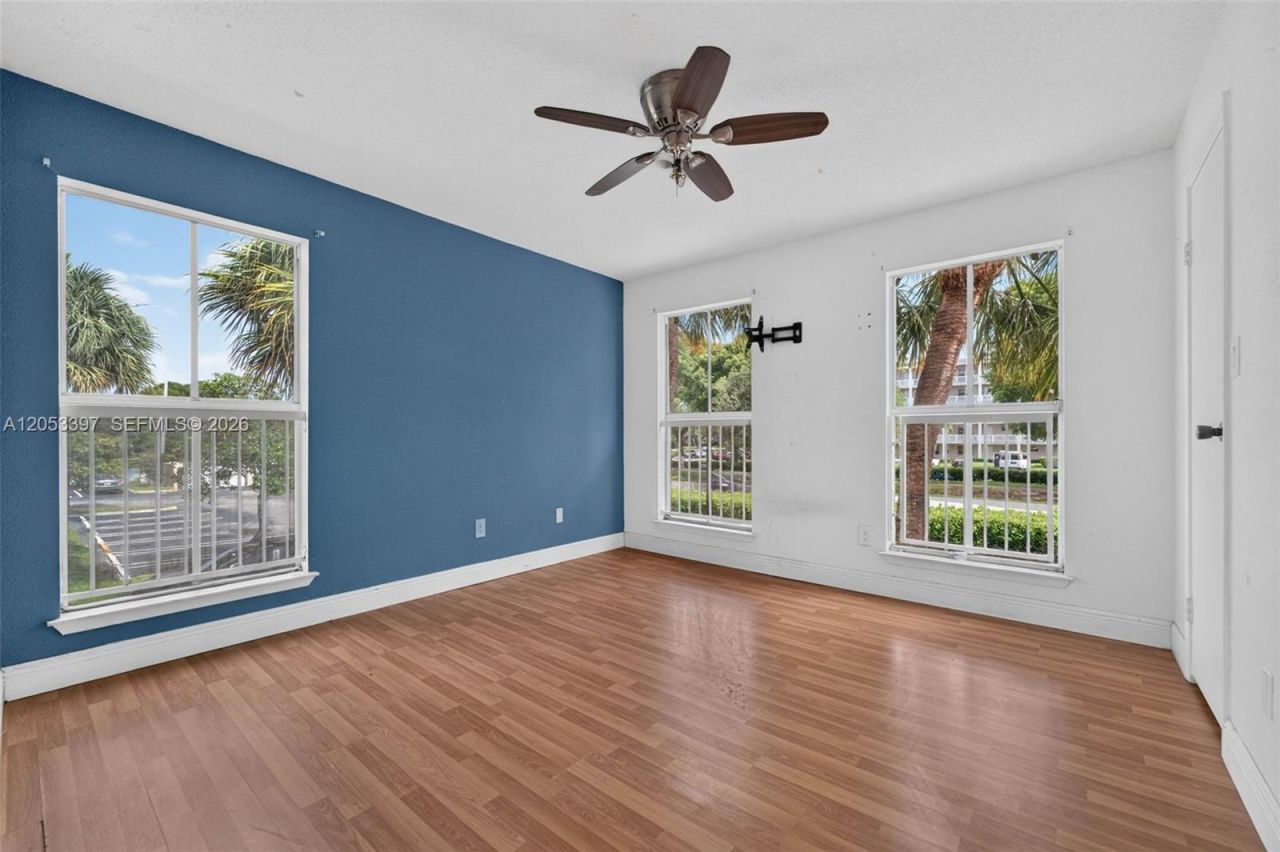 995 Riverside Dr , Unit 120, Coral Springs, FL 33071 Photo