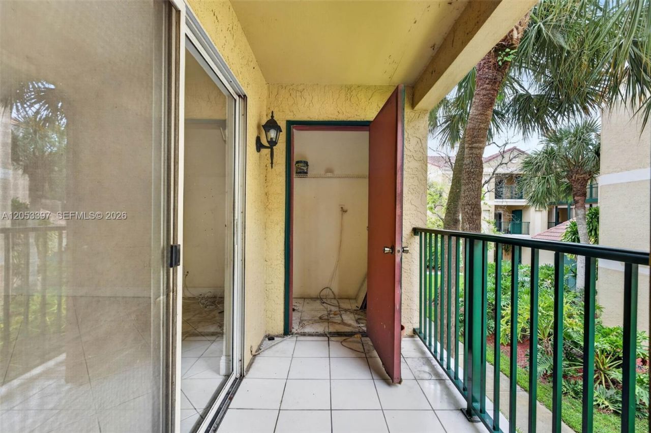 995 Riverside Dr , Unit 120, Coral Springs, FL 33071 Photo