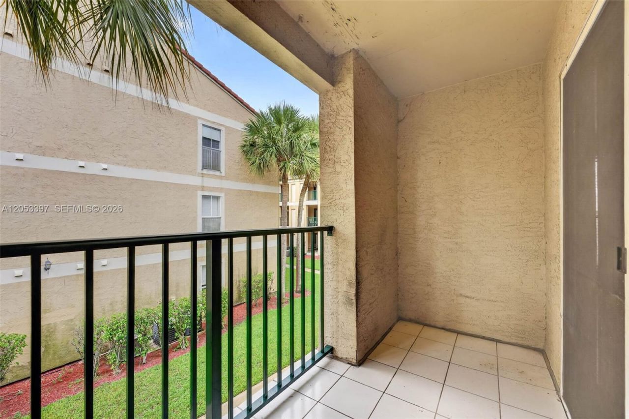 995 Riverside Dr , Unit 120, Coral Springs, FL 33071 Photo