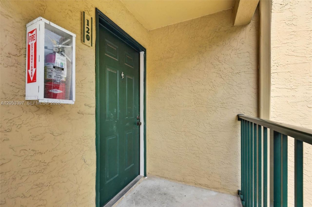 995 Riverside Dr , Unit 120, Coral Springs, FL 33071 Photo