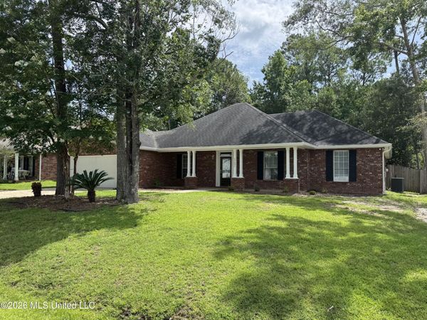 72697 N Diamondhead Drive, Diamondhead, MS 39525