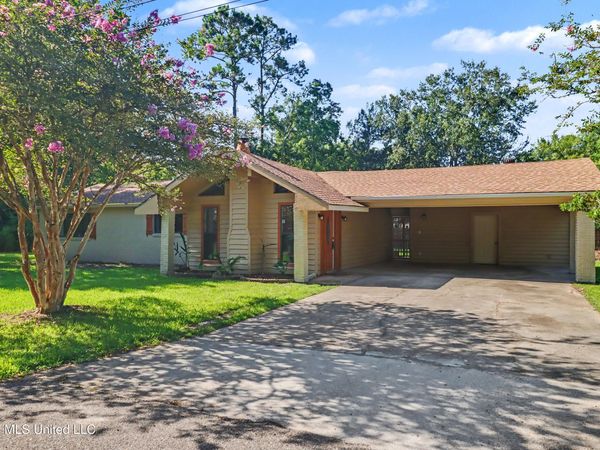 225 Trout Street, Waveland, MS 39576
