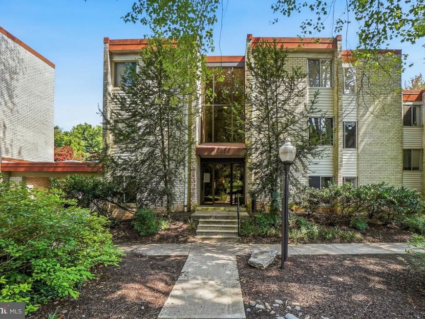 14424 Parkvale Road, Unit 14424, Rockville, MD 20853 Main Photo