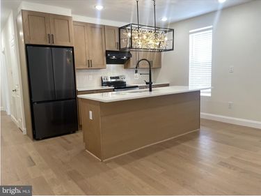 2101 S HICKS STREET, PHILADELPHIA, PA 19145
