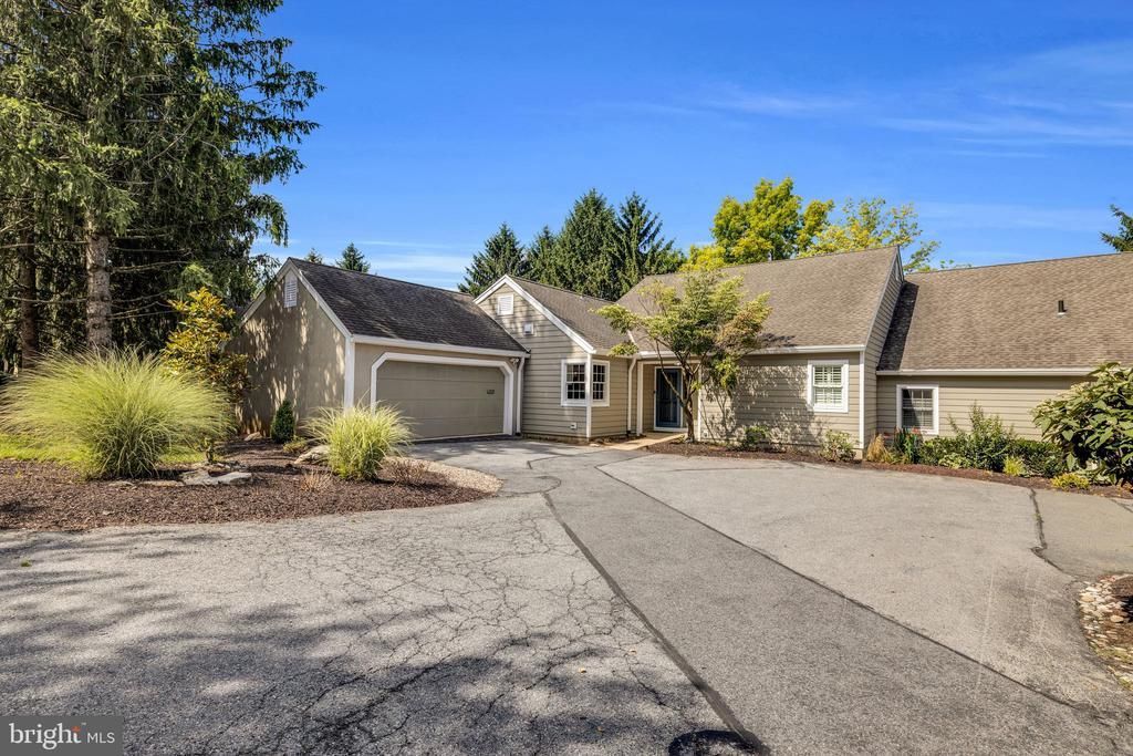 2014 MEADOW GLEN, WYOMISSING, PA 19610