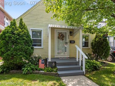 483 Kings Highway, Wyandotte, MI 48192