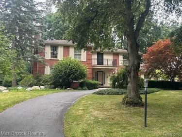 527 Overbrook Road, Bloomfield Hills, MI 48302