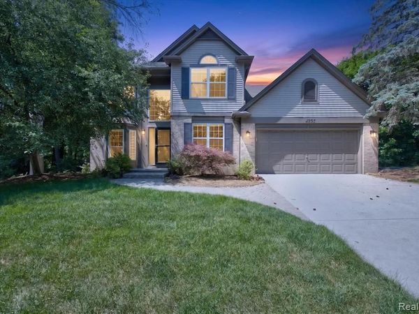 4895 Greenview Drive, Commerce Twp, MI 48382