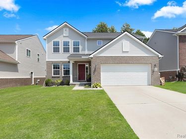 21422 Navarra Drive, Lyon Twp, MI 48178