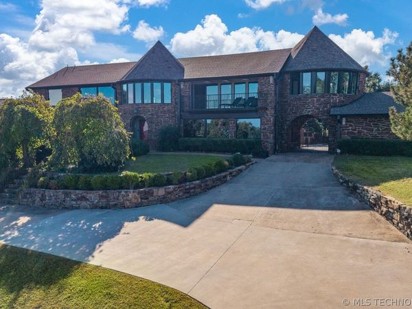 6642 E 60th Place, Tulsa, OK 74145