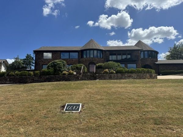 6642 E 60th Place, Tulsa, OK 74145