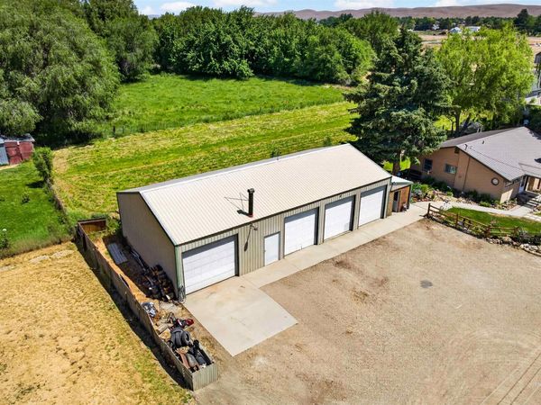 930 1/2 N 11th St, Payette, ID 83661