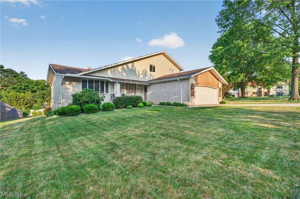 7171 Rustic Oval , Seven Hills, OH 44131
