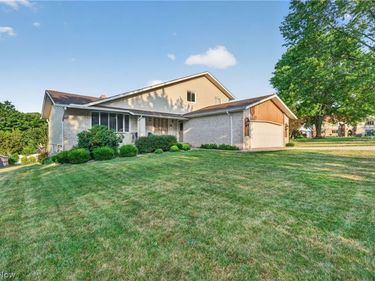 7171 Rustic Oval, Seven Hills, OH 44131