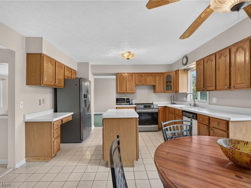 7171 Rustic Oval , Seven Hills, OH 44131 Photo 12