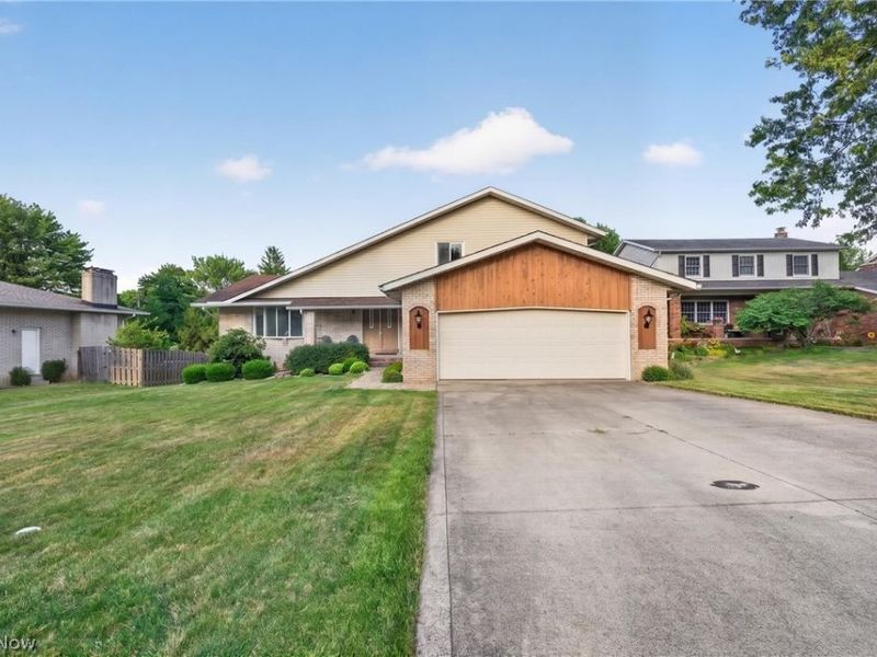 7171 Rustic Oval , Seven Hills, OH 44131 Photo 2