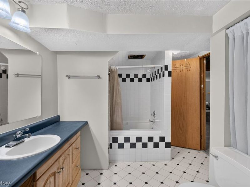 7171 Rustic Oval , Seven Hills, OH 44131 Photo 22