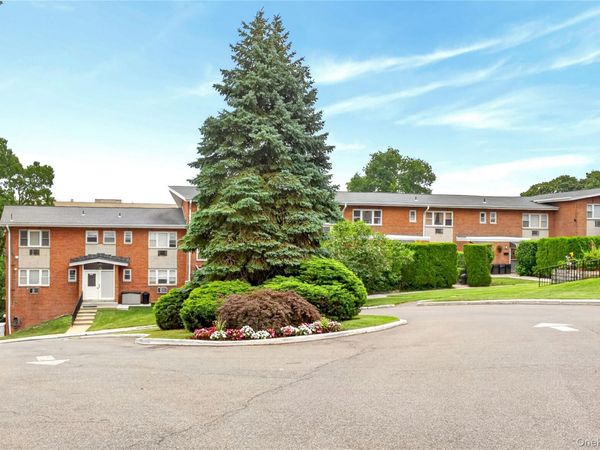 671 Pelham Road , Unit D9, New Rochelle, NY 10805