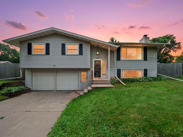 1561 15th Terrace NW, New Brighton, MN 55112
