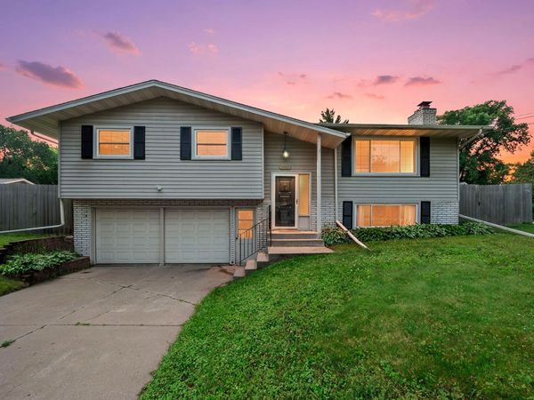 1561 15th Terrace NW, New Brighton, MN 55112