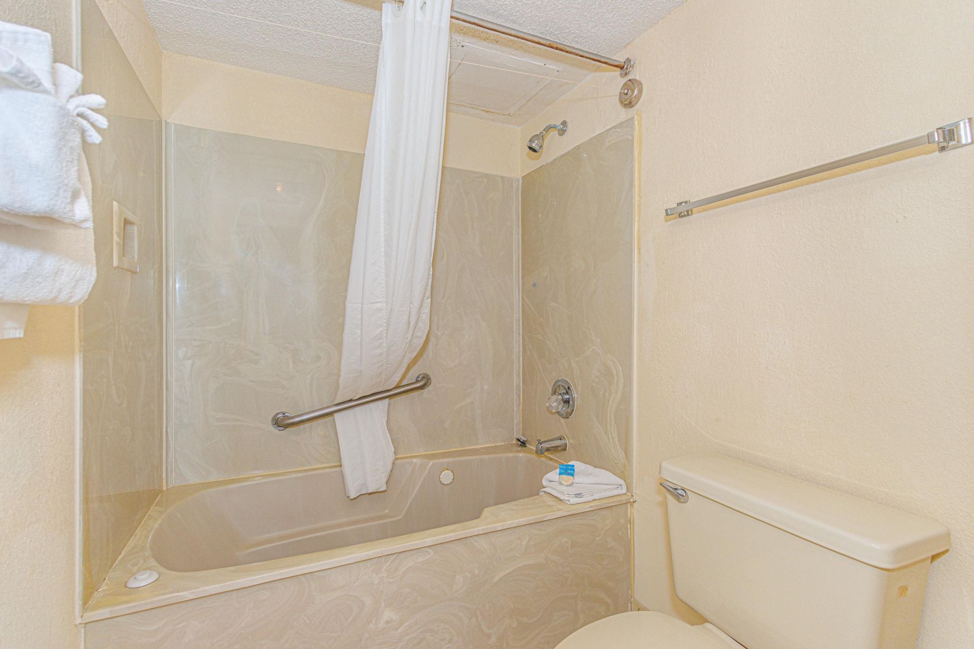 1304 N Ocean Blvd.  Photo 16