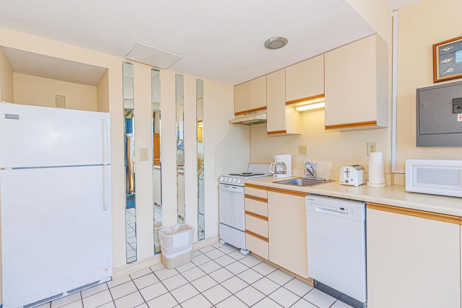1304 N Ocean Blvd.  Photo 8