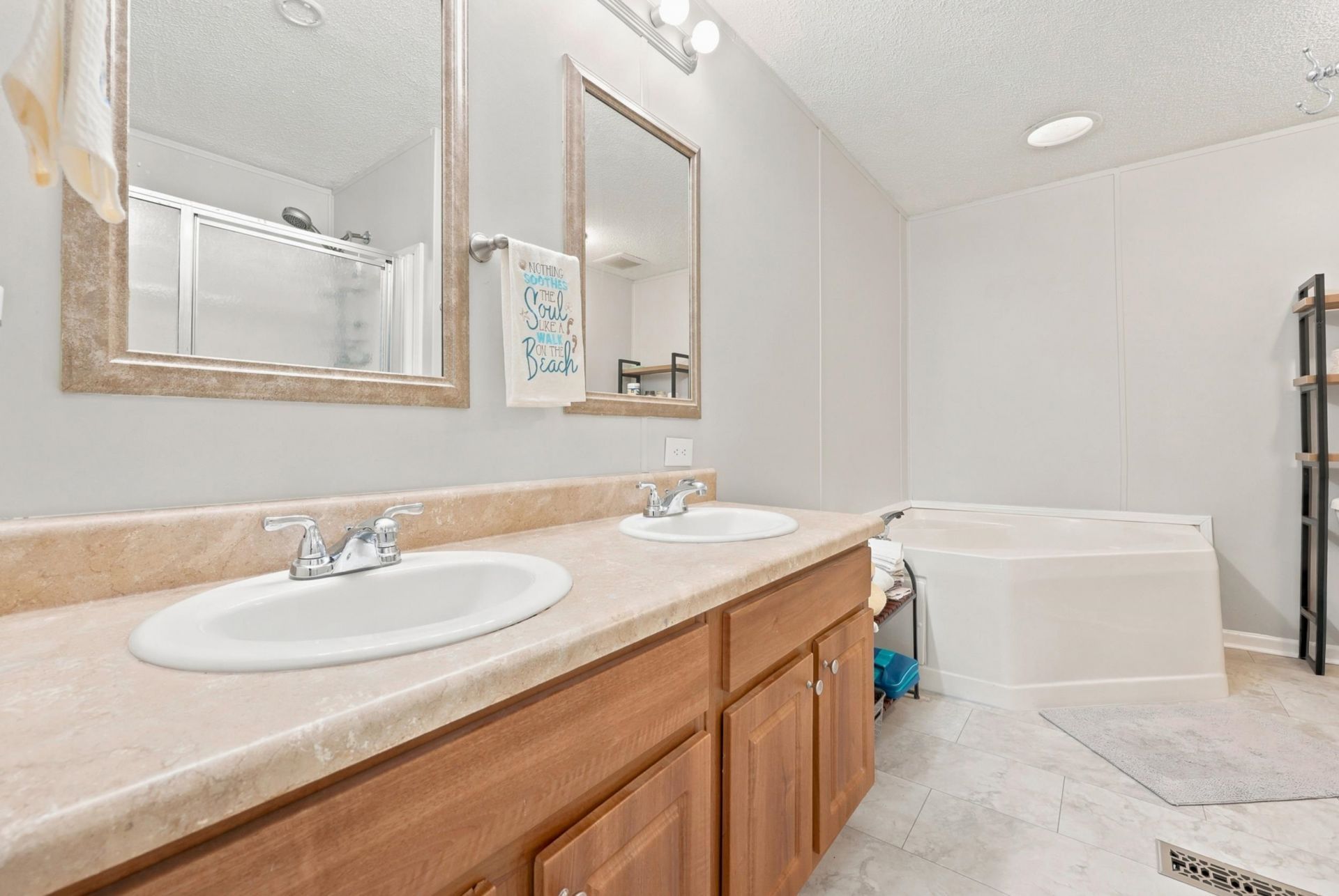 811 Waterway Dr. Photo 18