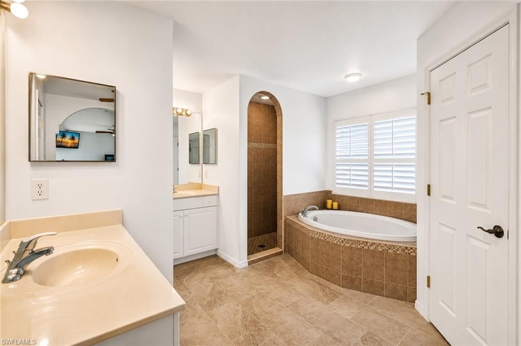 2703 NE Juanita Pl , Cape Coral, FL 33909 Photo