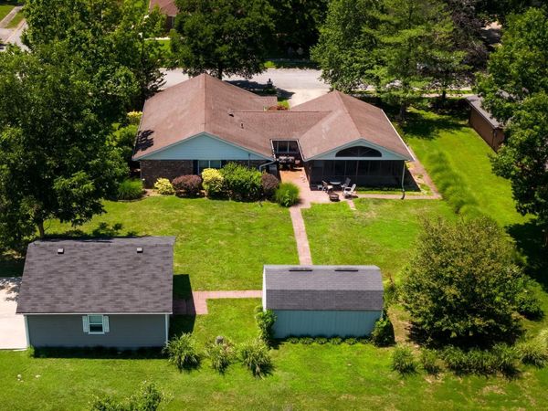 123 S Violet Lane, Carbondale, IL 62901