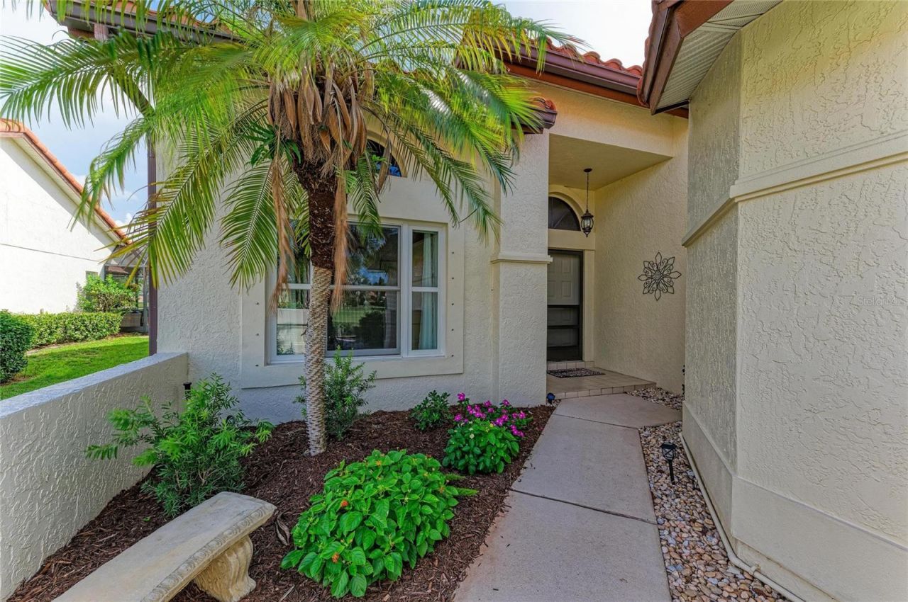 4909 Clubview Court E, Bradenton, FL 34203 Photo