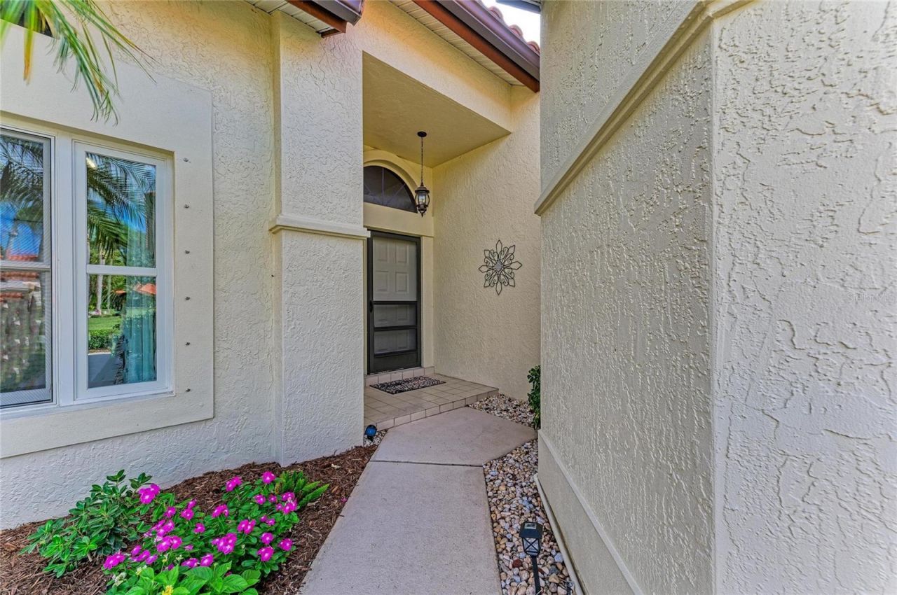4909 Clubview Court E, Bradenton, FL 34203 Photo