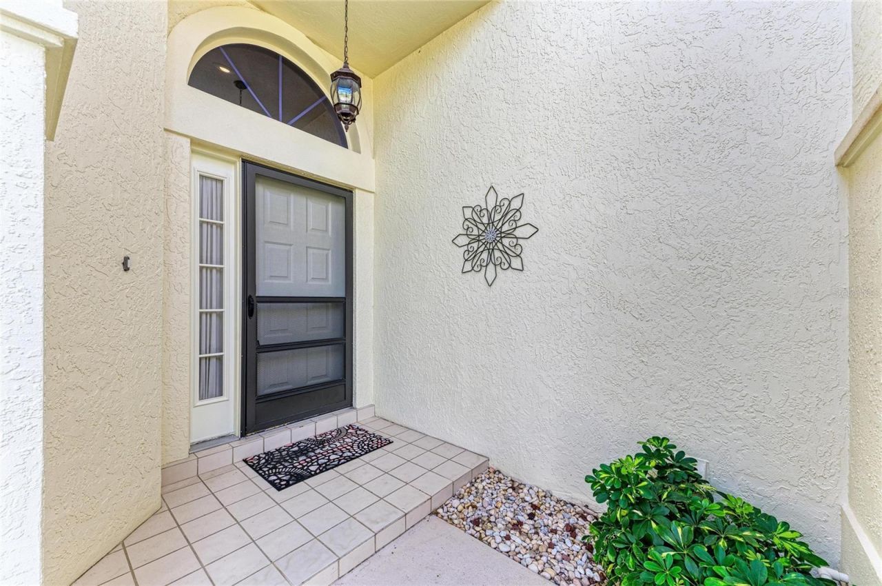 4909 Clubview Court E, Bradenton, FL 34203 Photo