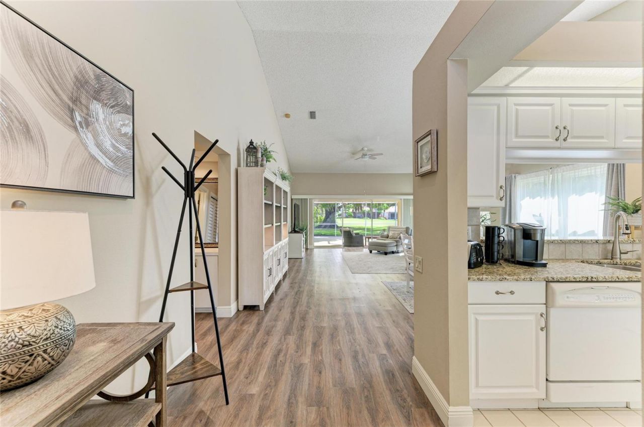 4909 Clubview Court E, Bradenton, FL 34203 Photo