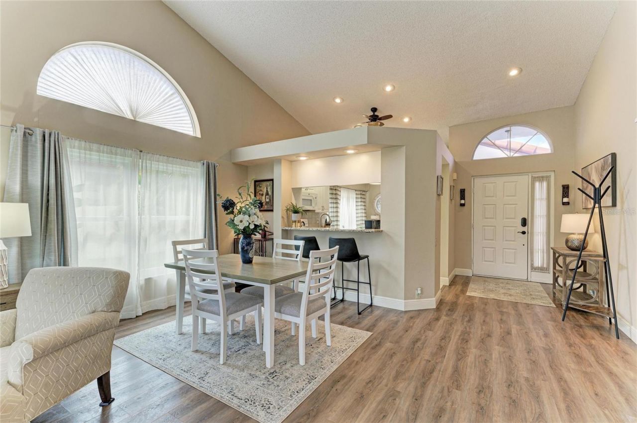 4909 Clubview Court E, Bradenton, FL 34203 Photo