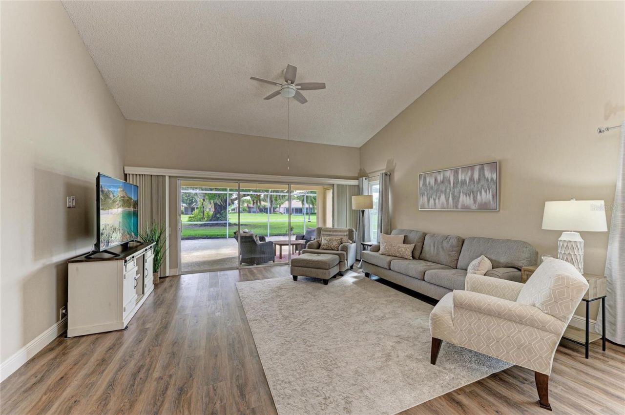 4909 Clubview Court E, Bradenton, FL 34203 Photo